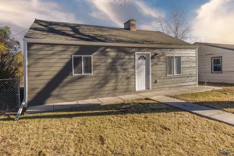 1918 5th St, Rapid City, SD 57701