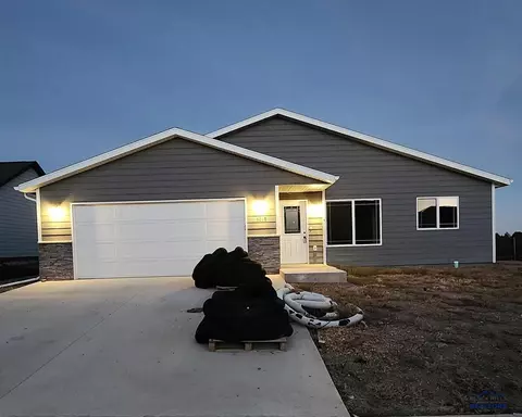 5218 Chalkstone Ct, Rapid City, SD 57701