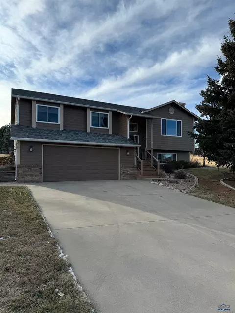 5595 Barberry Cir, Rapid City, SD 57702