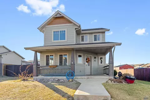 1243 Fairbanks Dr, Box Elder, SD 57719