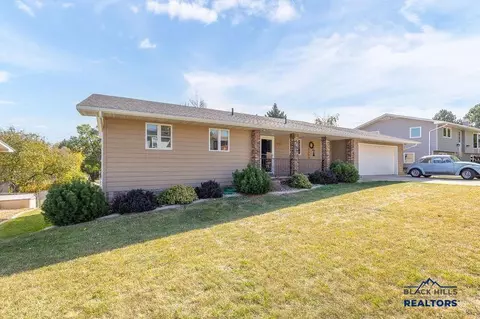 618 Crestview Dr, Rapid City, SD 57702