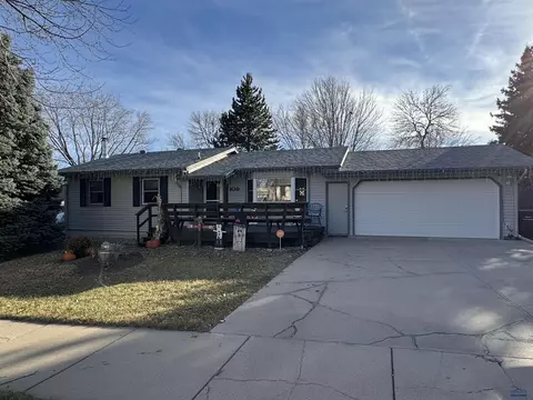 109 Centennial St, Rapid City, SD 57701