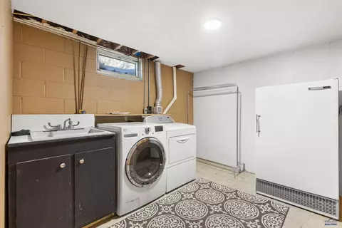 402 Harold St, Wall, SD 57790 photo 19