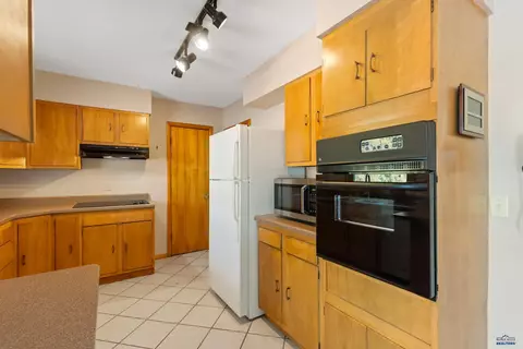 402 Harold St, Wall, SD 57790 photo 7