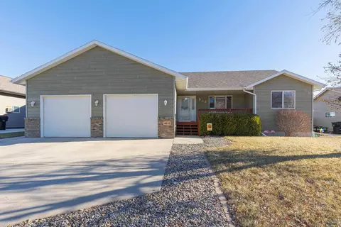 4810 Coal Bank Dr, Rapid City, SD 57701