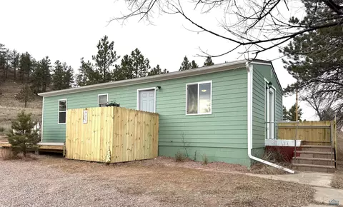 206 N 25th St, Hot Springs, SD 57747