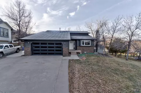 2113 Harney Dr, Rapid City, SD 57702
