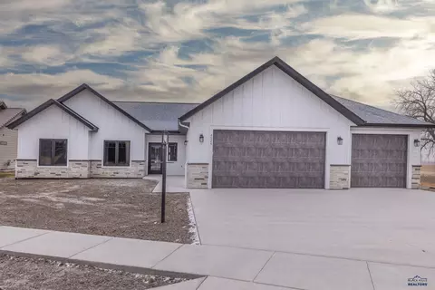 4524 Callaway Dr, Rapid City, SD 57703