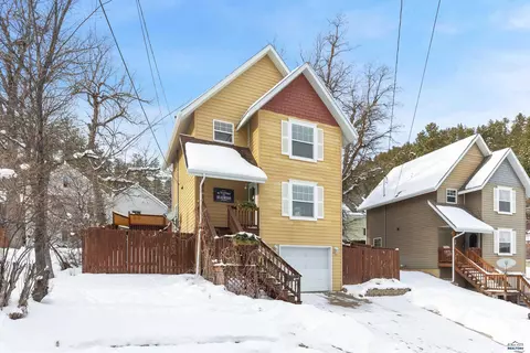16 Pleasant Dr, Deadwood, SD 57732