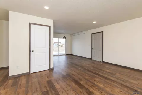 518 Falcon Dr, Box Elder, SD 57719 photo 11