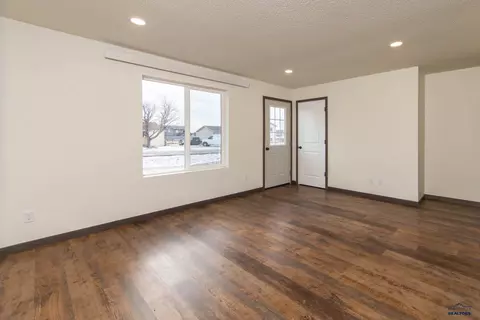 518 Falcon Dr, Box Elder, SD 57719 photo 3