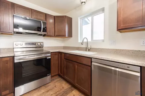 518 Falcon Dr, Box Elder, SD 57719 photo 8