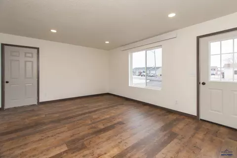 518 Falcon Dr, Box Elder, SD 57719 photo 2