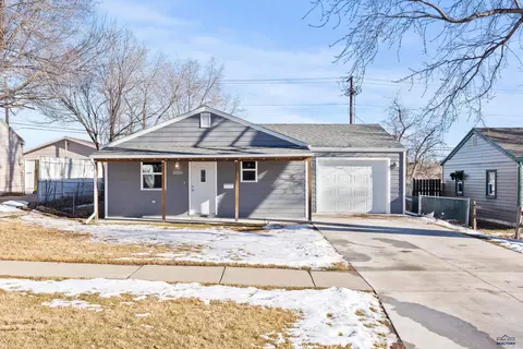 2028 Ivy Ave, Rapid City, SD 57701