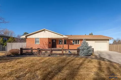 613 43rd Ct, Rapid City, SD 57702