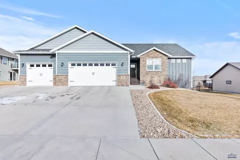 654 Conestoga Ct, Rapid City, SD 57701