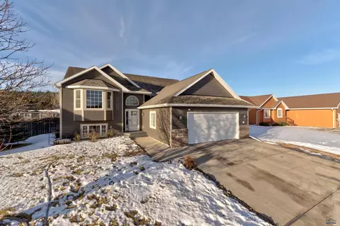 10121 Ventura Ln, Summerset, SD 57718