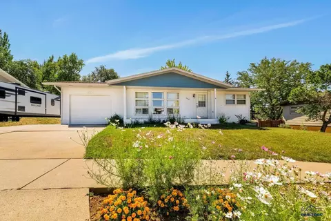 2501 Harney Dr, Rapid City, SD 57702