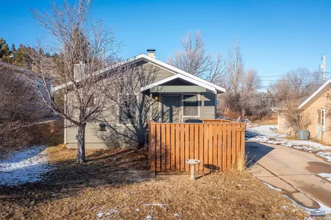 3916 Yucca Dr, Rapid City, SD 57702