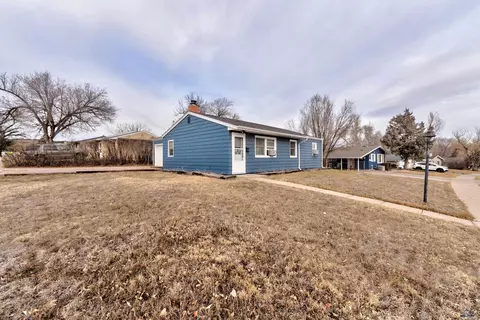 3209 Grandview Dr, Rapid City, SD 57701