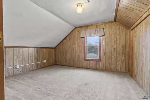 215 W 5th Ave, Wall, SD 57790 photo 22