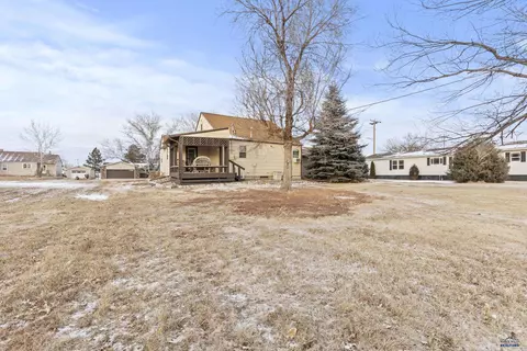 215 W 5th Ave, Wall, SD 57790 photo 35