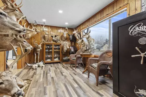 215 W 5th Ave, Wall, SD 57790 photo 5