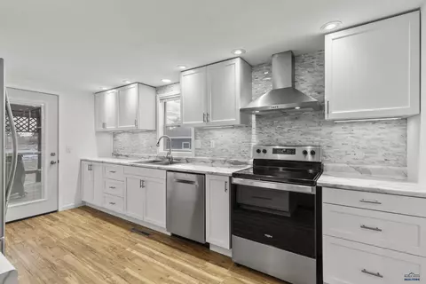 215 W 5th Ave, Wall, SD 57790 photo 9