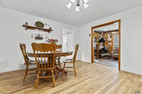215 W 5th Ave, Wall, SD 57790 photo 15