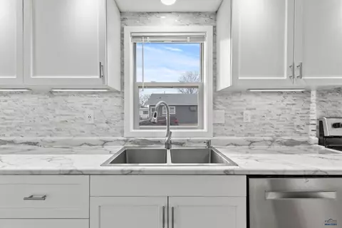 215 W 5th Ave, Wall, SD 57790 photo 11