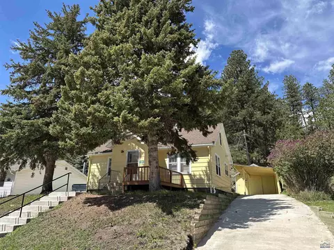 133 Pine Ave, Hill City, SD 57745
