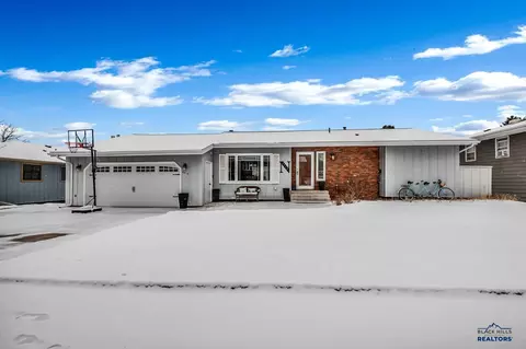 4219 Mary Dr, Rapid City, SD 57702