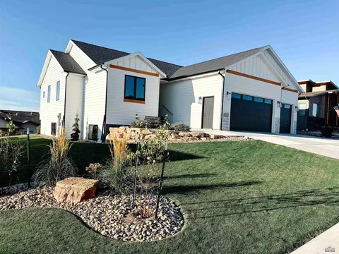 4521 Targhee Dr, Rapid City, SD 57702