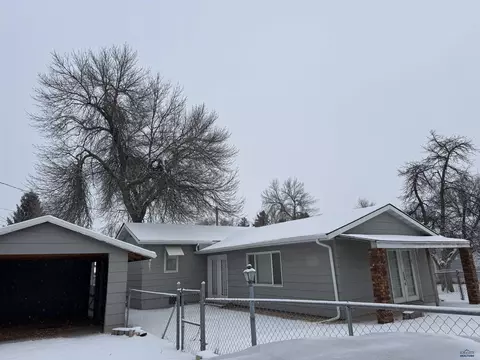 3432 Jackson Blvd, Rapid City, SD 57702