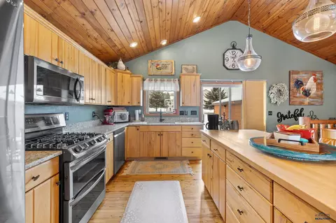 2010 Branding Iron Dr, Spearfish, SD 57783 photo 8