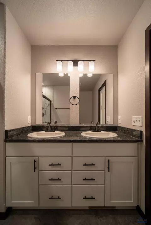Bath - 425 Constitution Blvd, Box Elder, SD 57719 photo 3 of 4