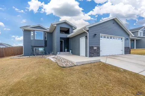 2811 Cakebread Ct, Rapid City, SD 57703