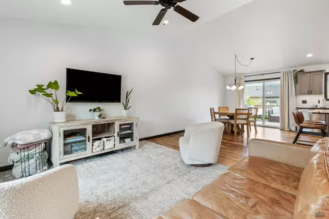 8073 Foley Dr, Summerset, SD 57769 photo 11