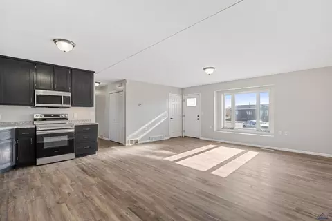 632 Shuttle Ct, Box Elder, SD 57719 photo 4