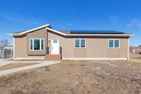 632 Shuttle Ct, Box Elder, SD 57719 photo 1