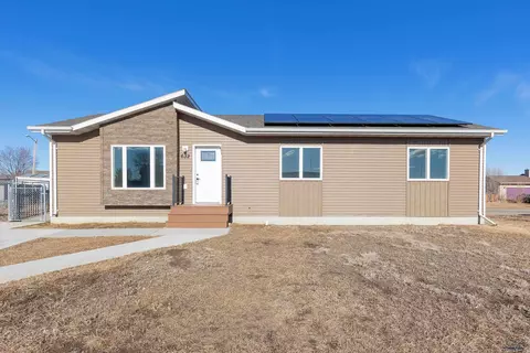 632 Shuttle Ct, Box Elder, SD 57719 photo 1