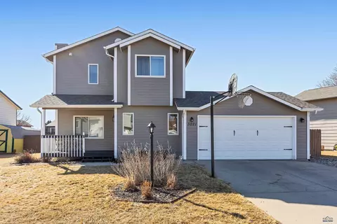 3021 Cadillac Dr, Rapid City, SD 57703
