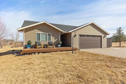 2390 Wildhorse Dr, Rapid City, SD 57703