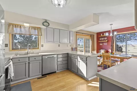 36 Stone Dr, Wall, SD 57790 photo 7