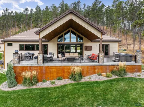 14015 Golf Course Rd, Rapid City, SD 57702