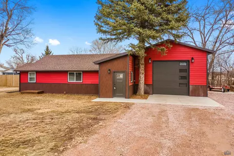 3138 Pioneer Dr, Rapid City, SD 57703
