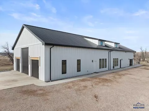 10734 Hay Creek Ln, Belle Fourche, SD 57717