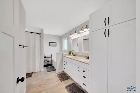 7234 Savannah Ln, Summerset, SD 57718 photo 10