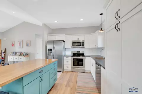 7234 Savannah Ln, Summerset, SD 57718 photo 6