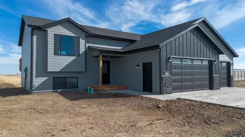 429 Constitution Blvd, Box Elder, SD 57719 photo 3
